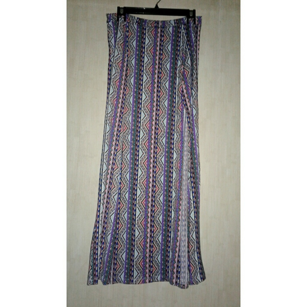Long aztec style skirt (NWOT)